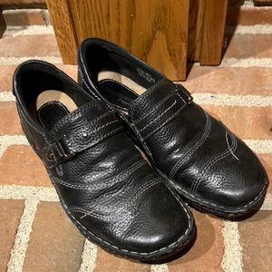 EUC Sz 7.5M Earth Origins by Earth Clinton leather slip on loafers